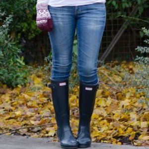 Hunter Glossy Navy Boots Size 8 NEW!